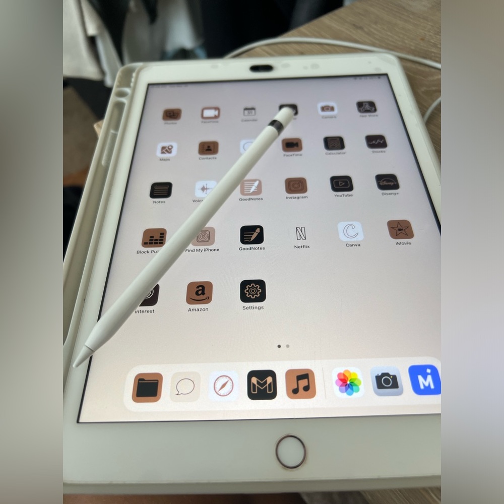 8th generation iPad with Apple Pencil 128gb